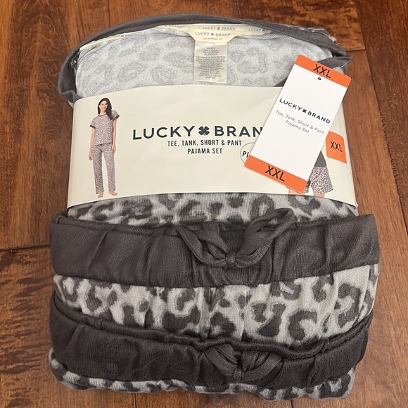 Lucky Brand Ladies' 4-Piece Paiama
Set Set XXL - Picture 4 of 6